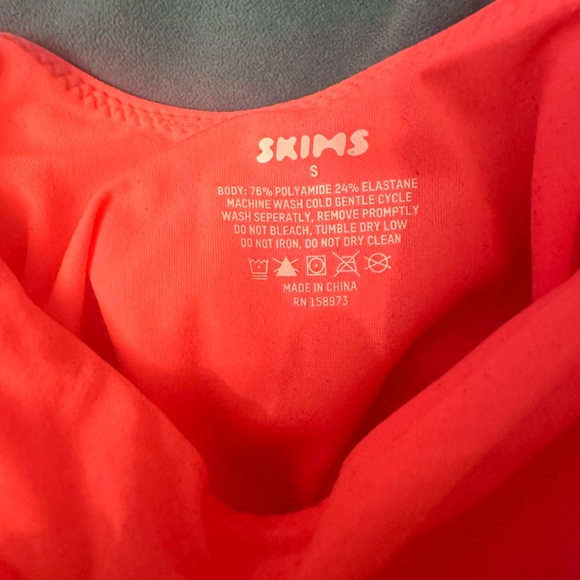 NWT SKIMS  FITS EVERYBODY SQUARE
NECK BODYSUIT | NEON CORAL | SMALL - Picture 7 of 7